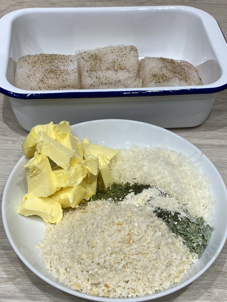 Fischfilet mit knuspriger Kräuterkruste überbacken - schnell und ... Fischfilet mit knuspriger Kräuterkruste überbacken - schnell und ...