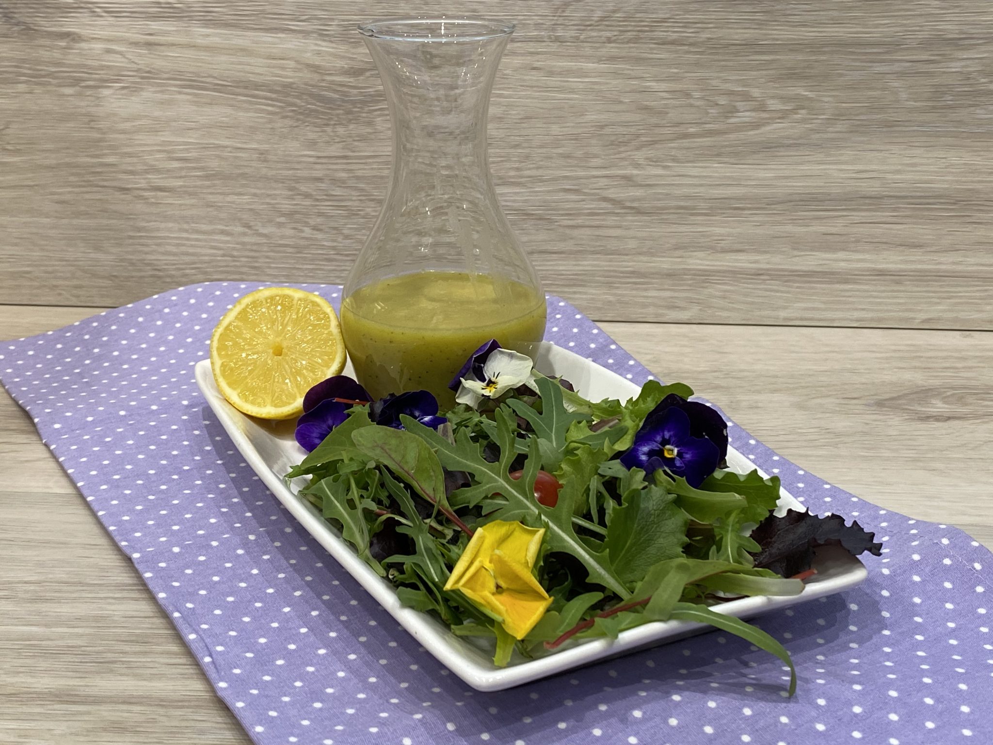 Zitronen Vinaigrette - frisches herzhaftes Dressing für Salate und ...