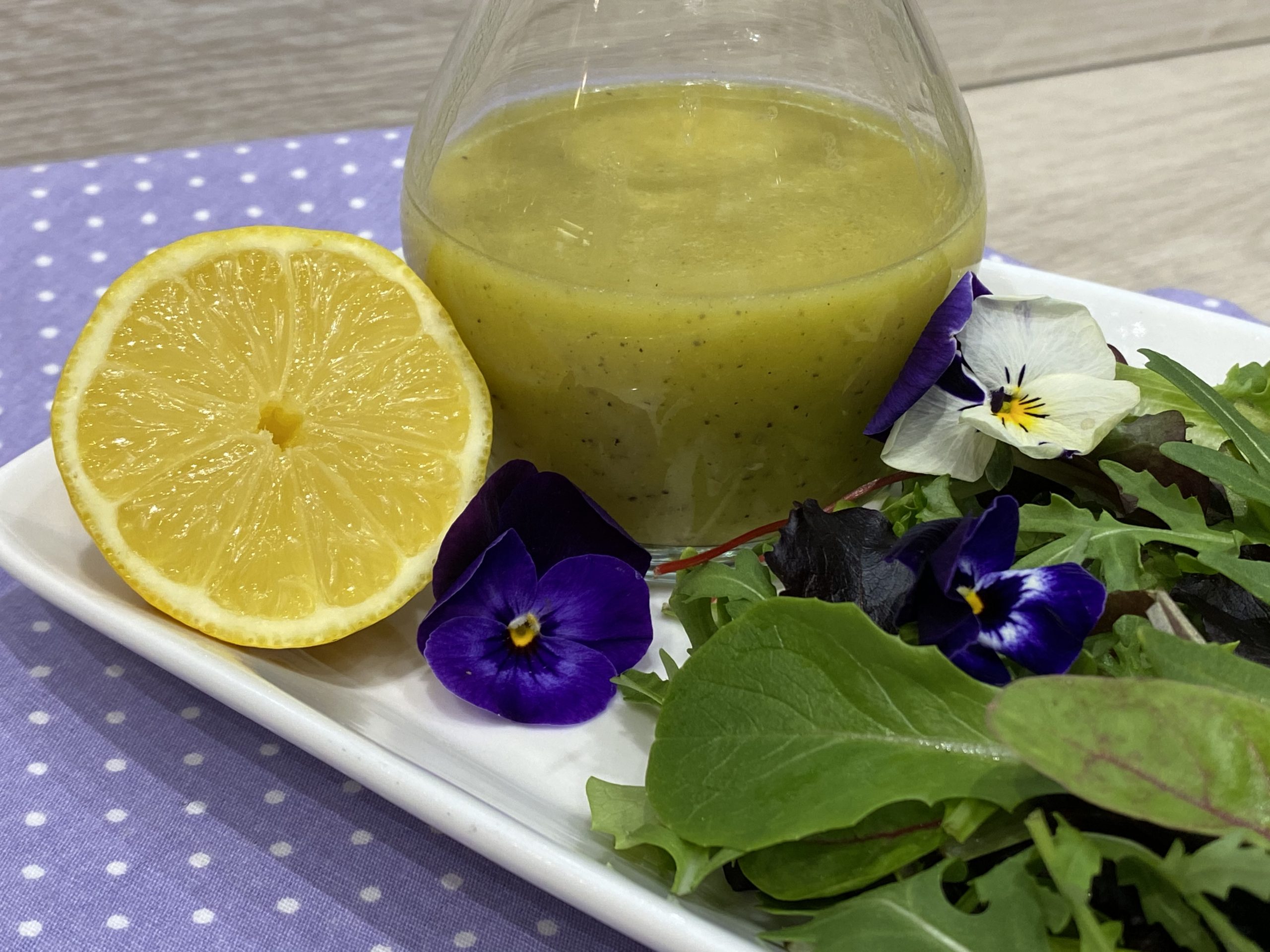 Zitronen Vinaigrette - frisches herzhaftes Dressing für Salate und ...