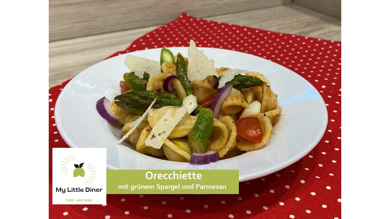 Orecchiette mit grünem Spargel und Parmesan – schnelles und leichtes Pastagericht