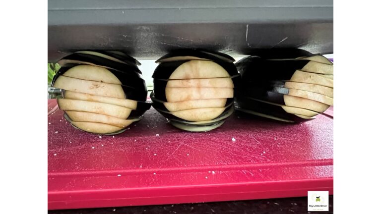 Auberginen Röllchen - gegrillt und mit Schafskäse Creme gefüllt - ein ...
