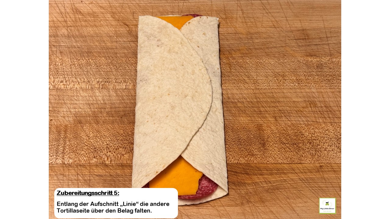 Bild zeigt Rezept getoastete Wraps - Zubereitungsschritt 5 - andere Tortillaseite falten