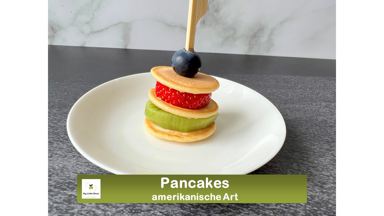 Bild zeigt Rezept Pancakes amerikanische Art - Titelbild5 Dessert mit Früchten als Sandwich
