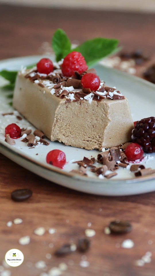 Bild zeigt Hafer-Espresso-Parfait - Pinterest Pin3