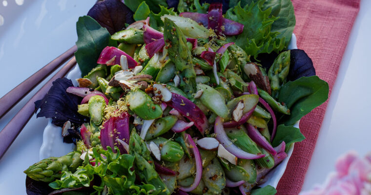 Grüner Spargelsalat mit Zitronen-Senf-Dressing